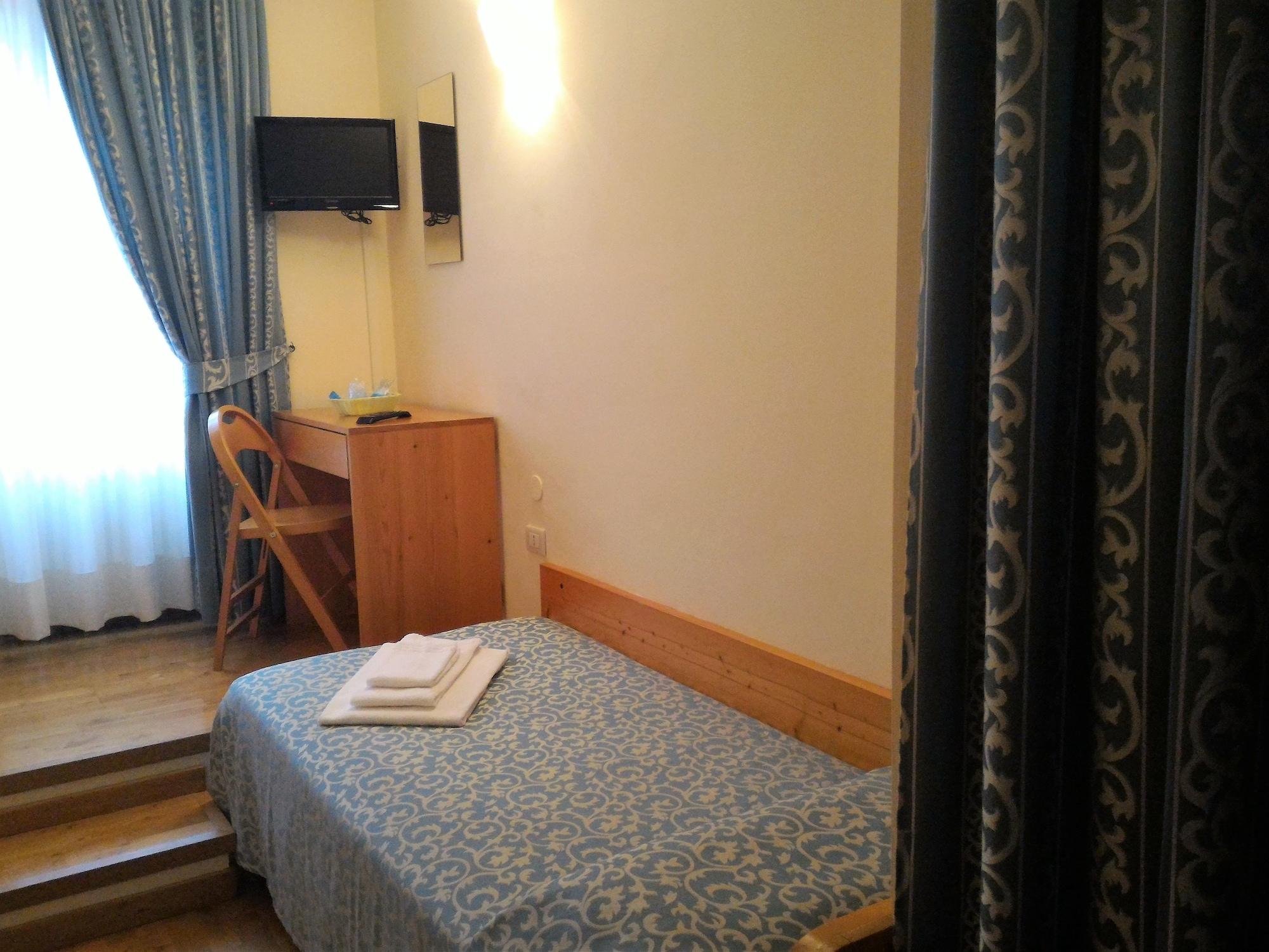 Hotel Tre Ceri Gubbio Eksteriør billede