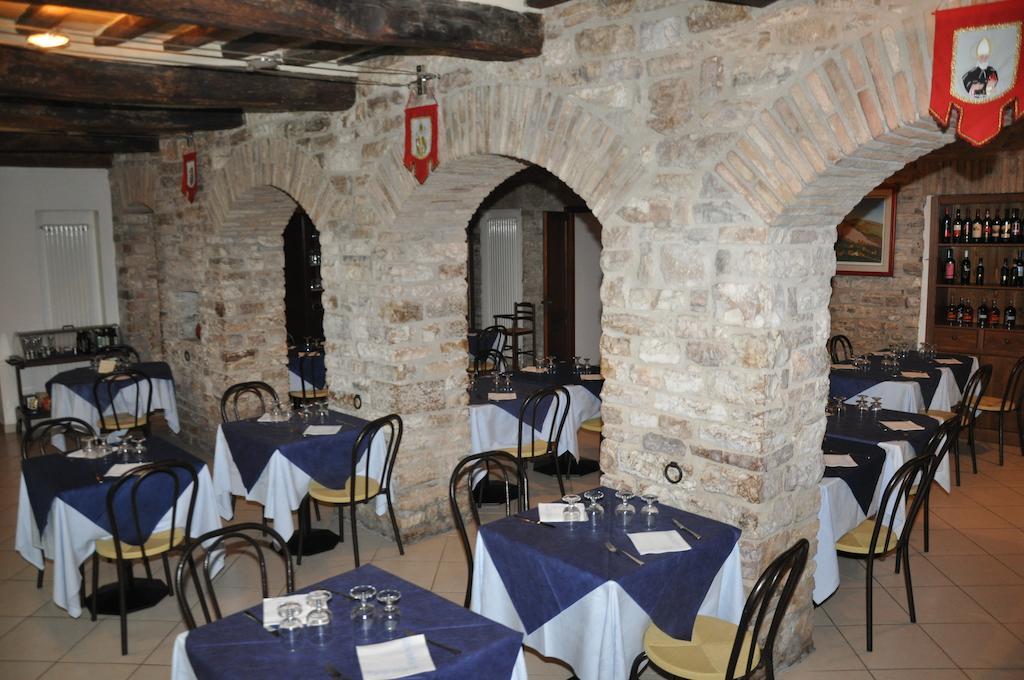 Hotel Tre Ceri Gubbio Eksteriør billede
