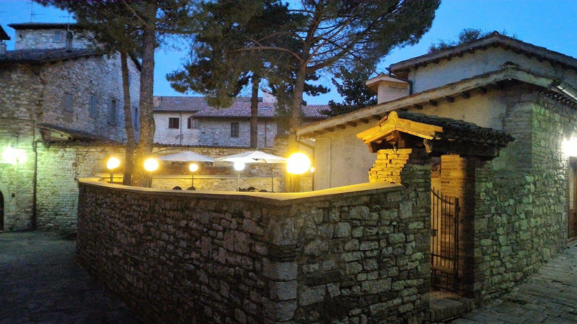 Hotel Tre Ceri Gubbio Eksteriør billede